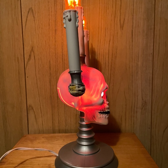 Trendmasters 1994 flickering light up scull candelabra Halloween decor - Picture 5 of 10